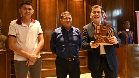 El Gobernador Zamora Recibi La Visita De Alumnos De Suncho Corral