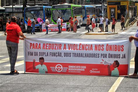 Motoristas De Nibus Fazem Protesto E Denunciam Casos De Viol Ncia