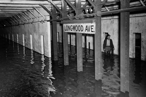 19 Unbelievable Pictures From The Early Years Of The NYC Subway