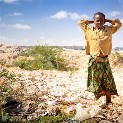 The Islamic Relief USA team delivers emergency food relief to #Somalia ...