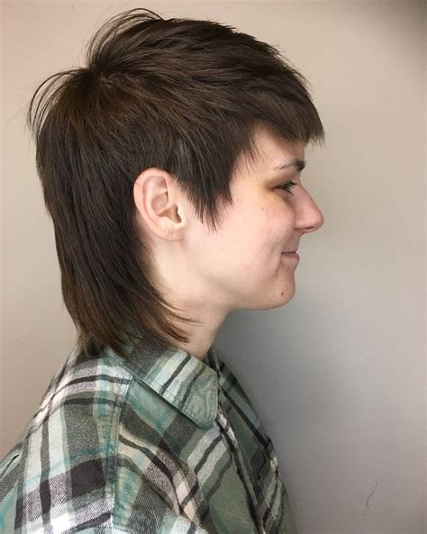 The New Mullet Hairstyle Women - Wavy Haircut