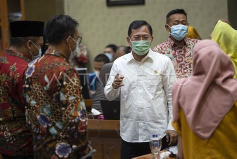 RAPAT PENANGGULANGAN DEFISIT BPJS KESEHATAN ANTARA Foto