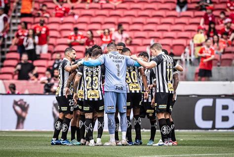 Após sofrer goleada histórica Santos busca forças para fugir do Z4