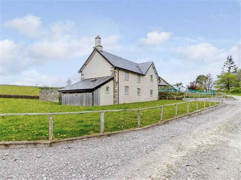 4 Bed Detached House To Rent In Clawdd Y Parc Farm Llangybi Near Usk