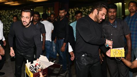 Salman Khans 57th Birthday Shah Rukh Khan Sonakshi Sinha Kartik Aaryan And Others Attend The