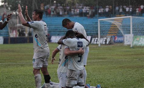 Comunicaciones Reacciona Y Golea A Iztapa Chapin Tv