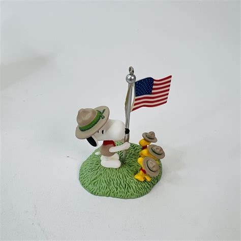 Hallmark Keepsake Peanuts Gang Beagle Scout Salute Snoopy Ornament