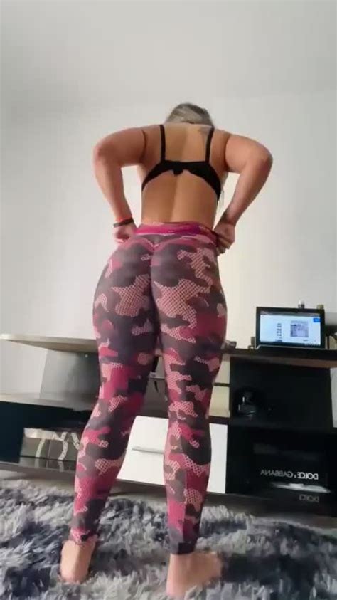 Is My Ass Too Big Babe Scrolller