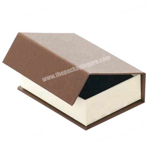 Custom Luxury Rigid Cardboard Packaging Cosmetic Set Magnet Closure Box