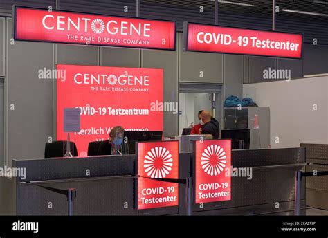 Corona Test, Centogene Covid-19 Testcenter in der Abflughalle am ...