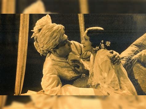 Longest Kiss Of Bollywood Kissing Intimate Bed Scenes In 1933 Film