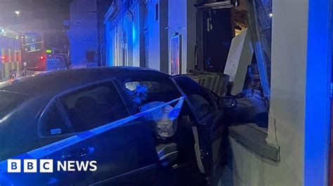 Car Crashes Into Front Of Stanford Le Hope Restaurant