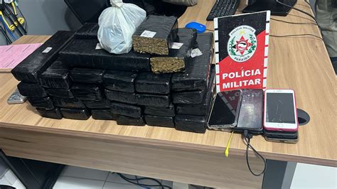 Pol Cia Militar Aborda Carro E Apreende Kg De Drogas Em Cacimba De