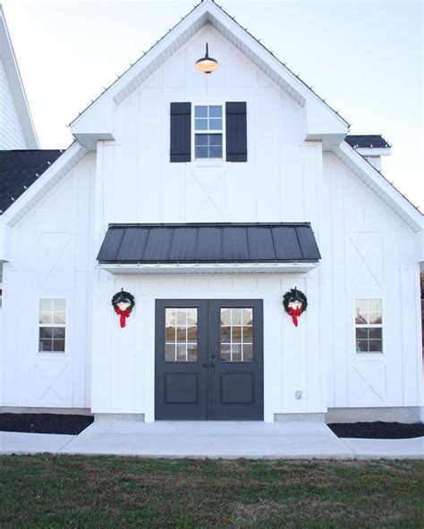 35 Modern Farmhouse Front Door Ideas For Astounding Entrances