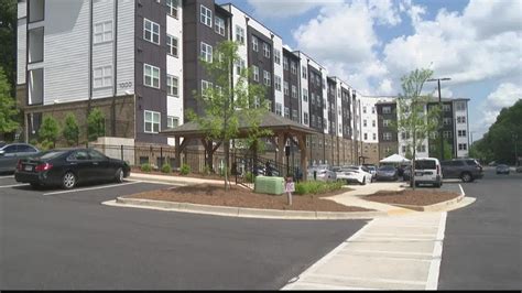 Atlanta Beltline Touts Affordable Housing Amid Real Estate Boom Youtube