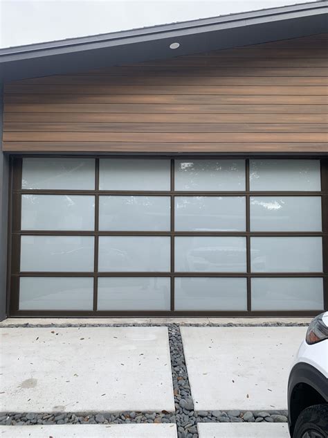 Garage Door Privacy For a Freshly Renovated Winter Park Home - Ultimate