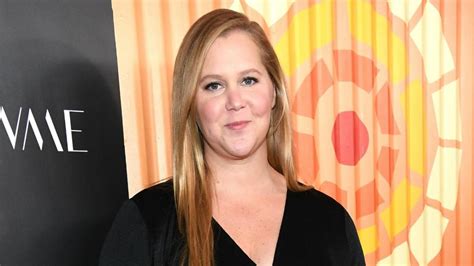 Amy Schumer Opens Up About Struggle With Hair Pulling Disorder