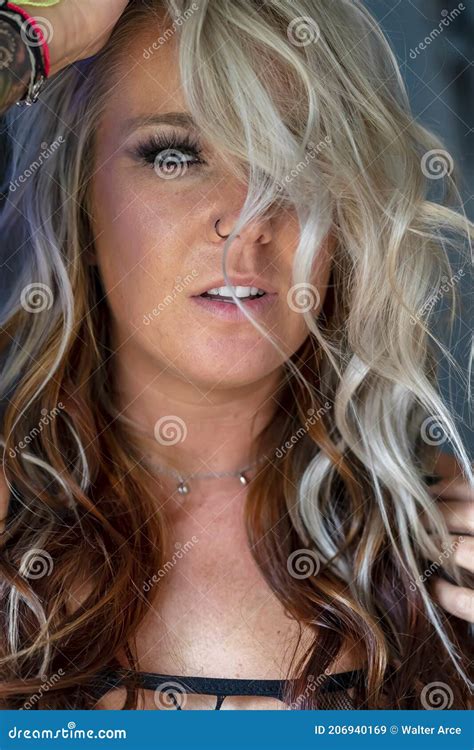 Gorgeous Blonde Model Poses Nude In A Home Environment Stock Image Image Of Casual Media