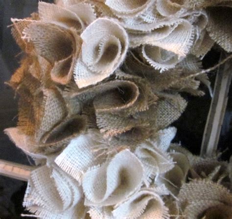 Down to Earth Style: Cute Burlap Wreaths.....