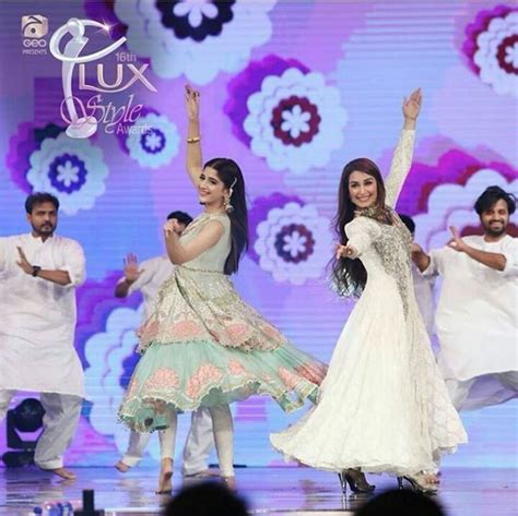 Mawra Hocane and Reema Khan Dance Performance at LUX Style Awards! # ...