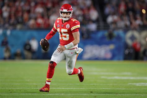 WATCH: Patrick Mahomes runs in first touchdown of Super Bowl | KLBK ...