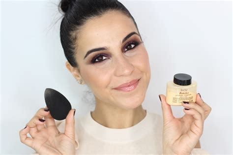 Cómo Aplicar Polvos Sueltos con Esponja o Beauty Blender The Make Up