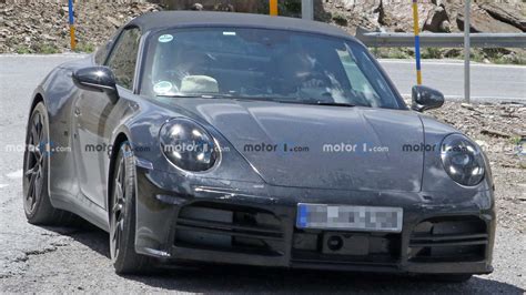 Revamped Porsche 911 Targa Spied Hot Weather Testing