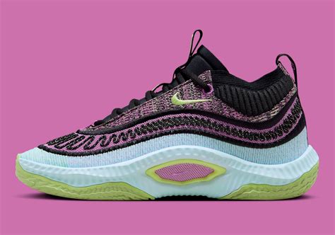 Nike Cosmic Unity 3 "Chaos" Release Date | SneakerNews.com