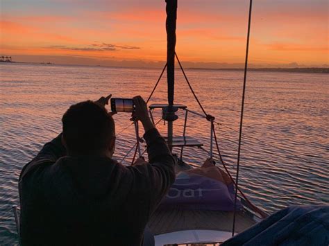 Lisbona Giro In Barca A Vela Al Tramonto Con Vino Getyourguide