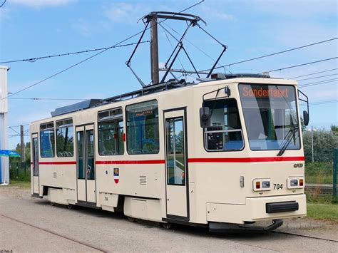 Tatra T6A2 Nummer 704 der Rostocker Straßenbahn AG im Depot12 am Tag