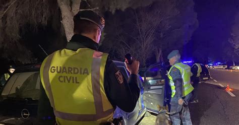 La Guardia Civil Denuncia A 85 Conductores En Una Noche Por