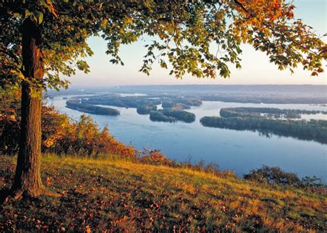 Iowa Fall Colors- 10 Places to Enjoy Fall Foliage in Iowa