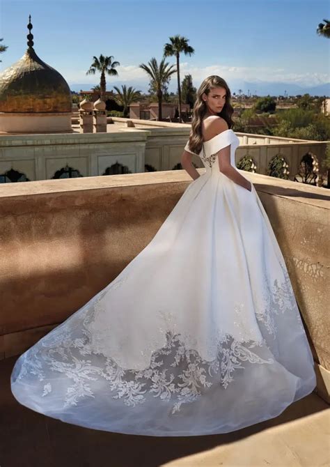 Pronovias Loa Brautkleid Hochzeitsrausch Brautmoden