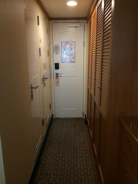 Disney Fantasy Cruise Staterooms The Ultimate Guide Everythingmouse Guide To Disney