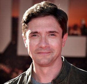 Topher Grace Bio, Wiki, Age, Height, Family, Wife, That 70s Show