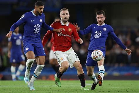 Manchester United arrache le nul sur le gong à Chelsea Premier League