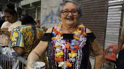 Desfiles carnavalescos em Belém entram no terceiro dia de celebração na