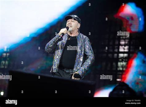 Milano Giugno Vasco Rossi In Concerto Allo Stadio San Siro Di