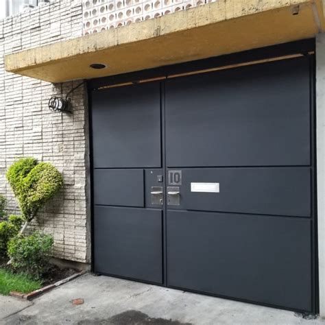 Portones Modernos Puertas y portones de Herrería CDMX Zaguanes de