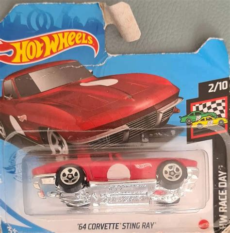 Embalagem Danificada Hot Wheels Race Day 64 Corvette Sting Ray Universo Hot Wheels
