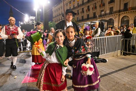 Las Mejores Fotos De La Ofrenda De Flores A La Virgen Del Pilar En