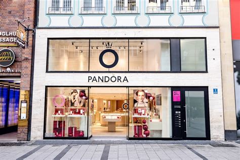 In Bildern Pandora Er Ffnet Neuen Store Im Zentrum M Nchens