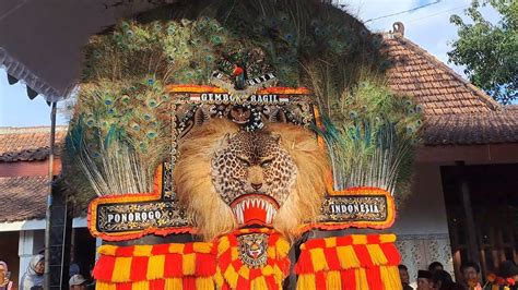 Sangar Lur Solah Barongan Reog Raksasa Youtube