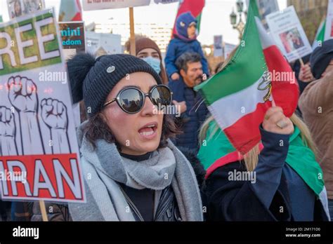 London Uk 10 Dec 2022 Iranians And Supporters March Through London