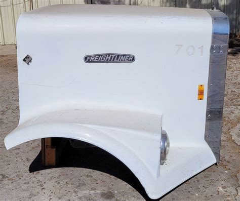 Freightliner Flc Hood For A 1986 Freightliner Flc120 Setback For Sale