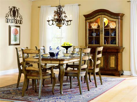 Hooker Dining Room Set