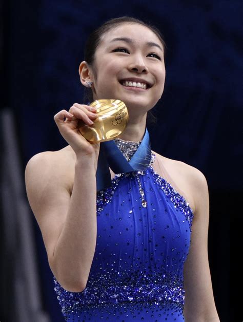 Vancouver 2010 Winter Olympics Figuer Skater Yuna Kim Kim Yuna Skating Dresses Figure