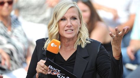 ZDF Fernsehgarten Moderatorin Andrea Kiewel Platzt Der Kragen