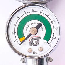 Gasschlauch Set Bestehend Aus Gasdruckregler 50 Mbar Mit Manometer Und