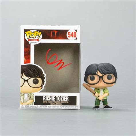 Lot Detail - Finn Wolfhard Autographed Richie Tozier IT POP Vinyl Figure #540